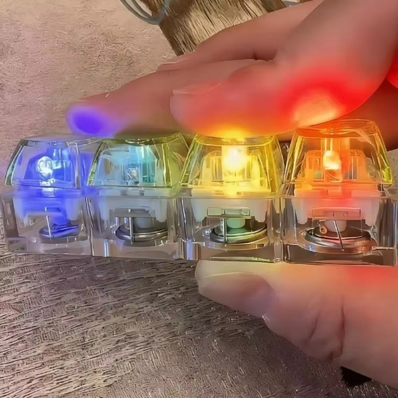 Mechanical Switch Tester - 4キー式メカニカルキーボードスイッチテスターキーホルダー、キーボード愛好家のためのストレス解消キーホルダー